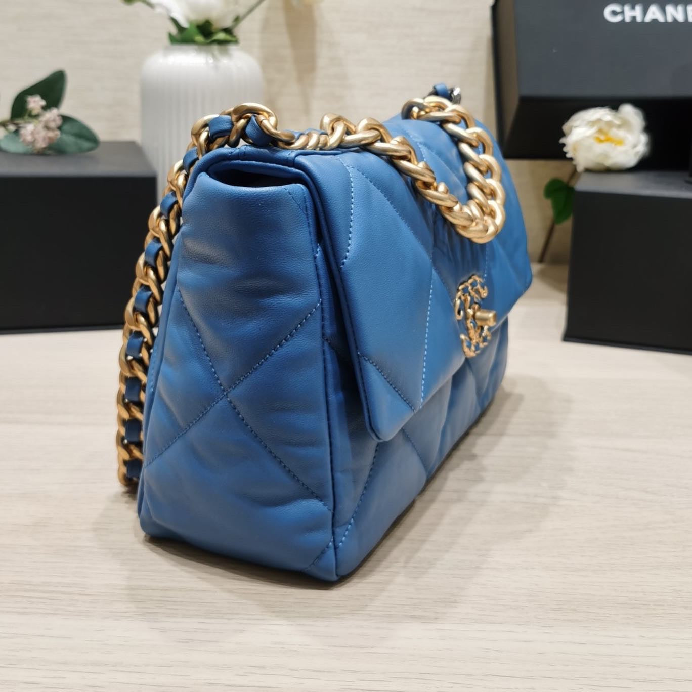 C h a n e l blue 20  30 10(cm)