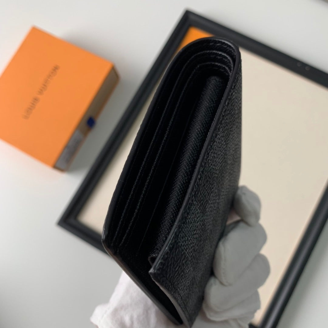 Lv pocket wallet Size:11.5*9CM