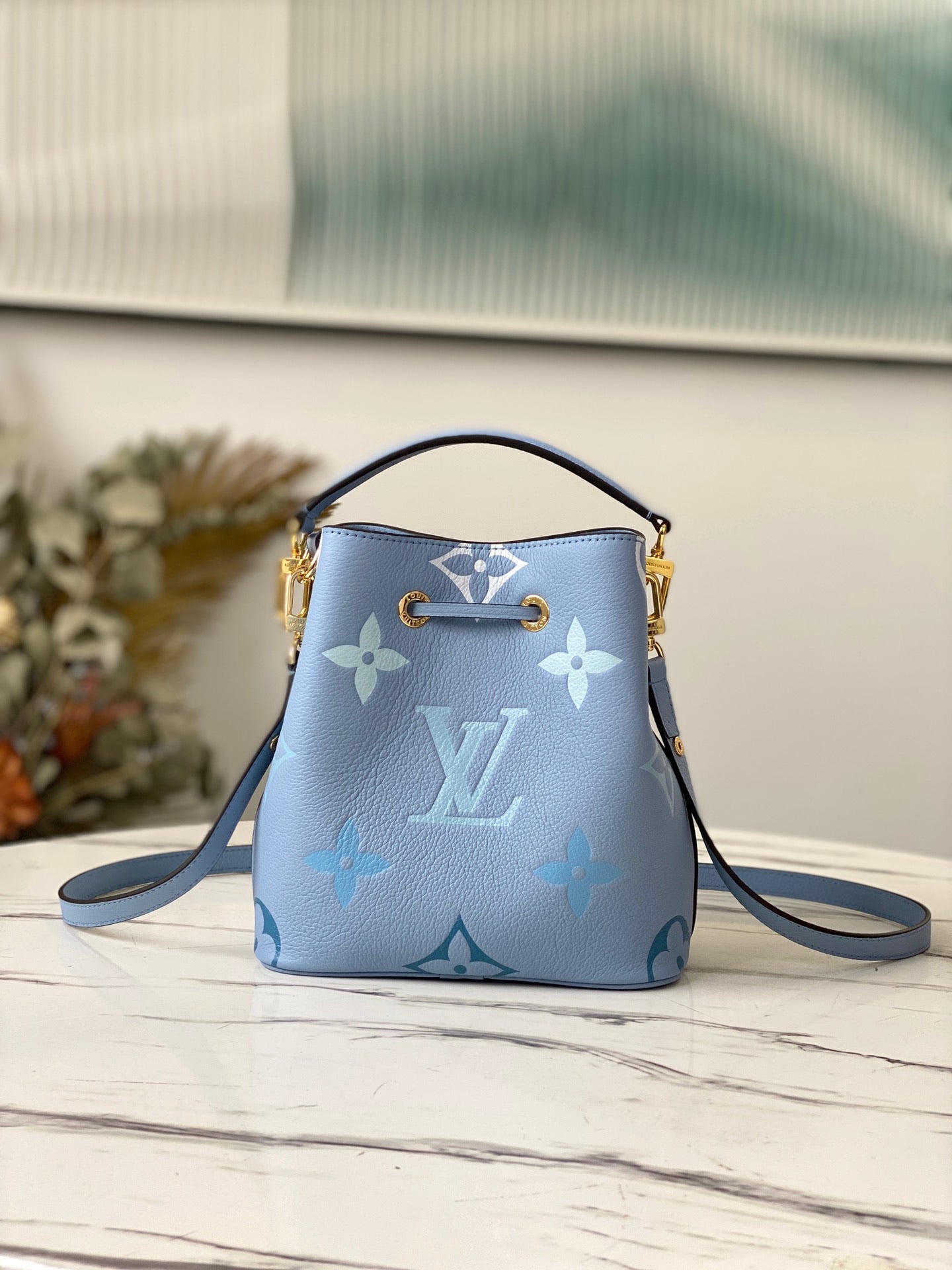 Lv giant blue