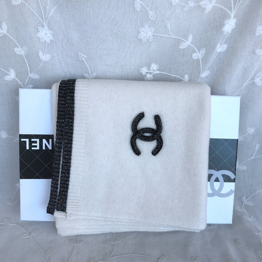 modern stylish b/w scarf