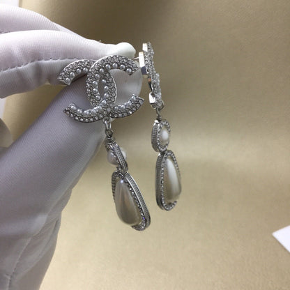 Pearl Fashion earrings