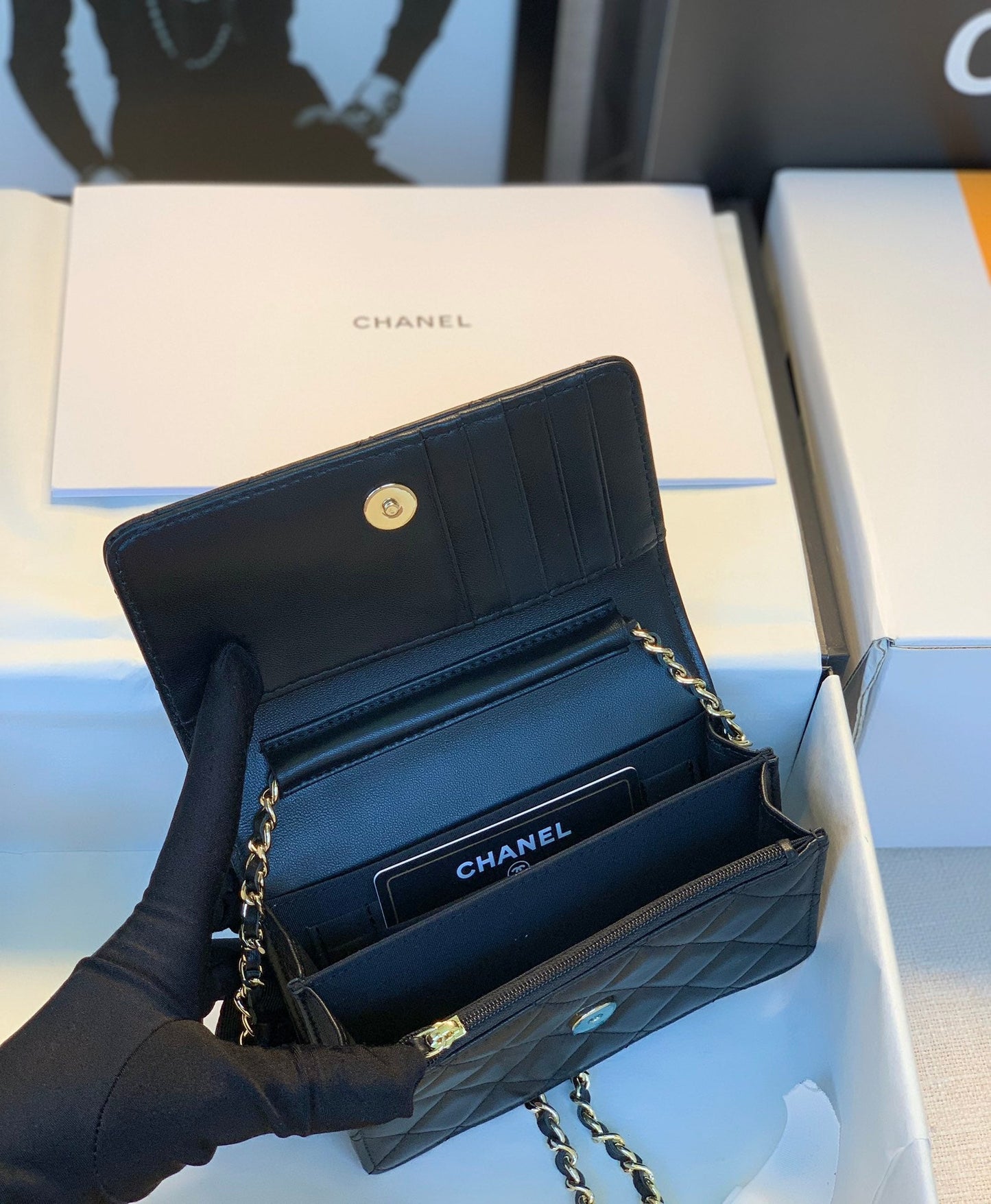 C h a n e l 15cm black/white