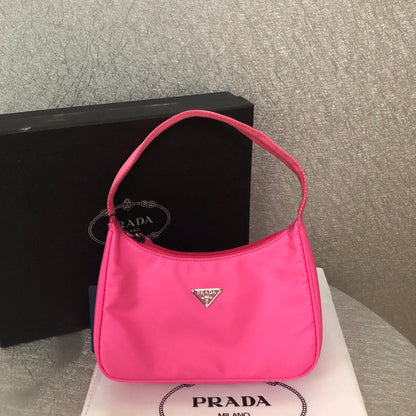 P r a d a nylo pink