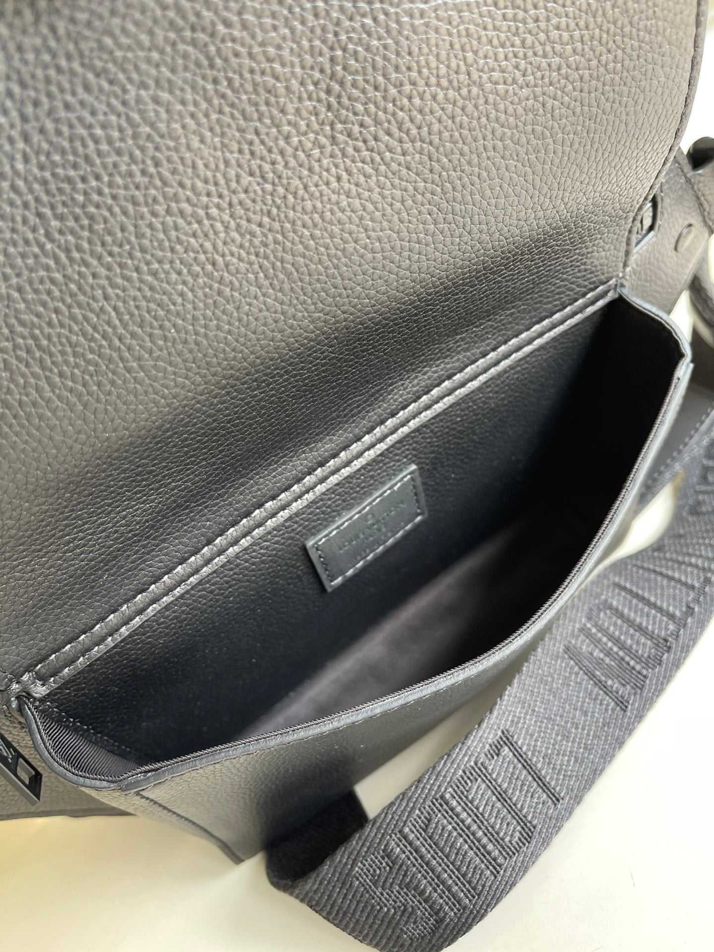 Lv aerogram 30 x 16 x 3 cm