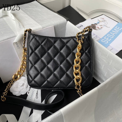 C h a n e l black 16cm