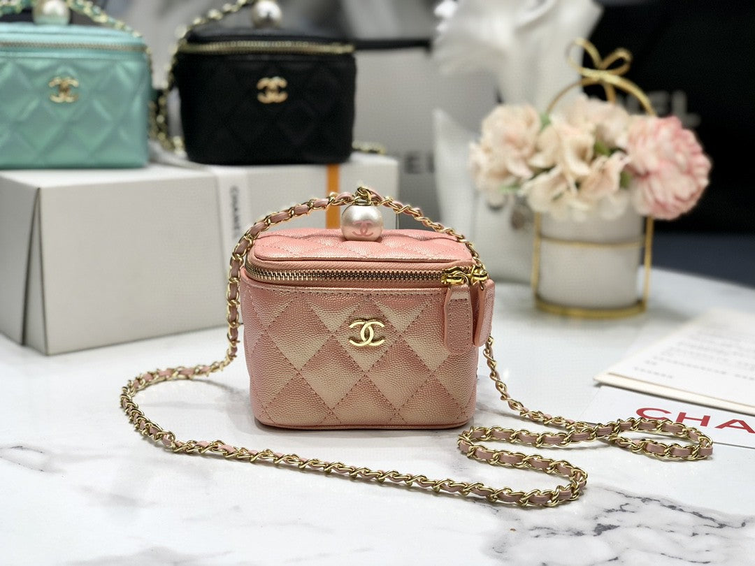 C h a n e l compact 12*10*7