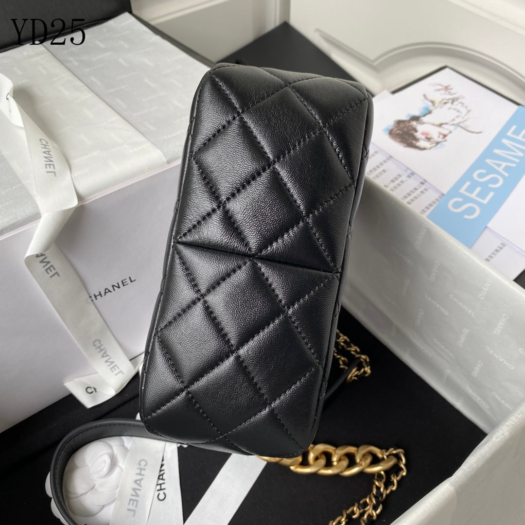 C h a n e l black 16cm