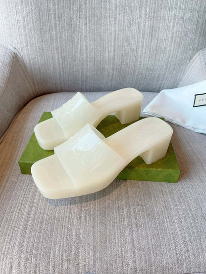 G u c c i new 2021 slides