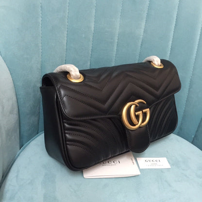 black classic fashion handbag