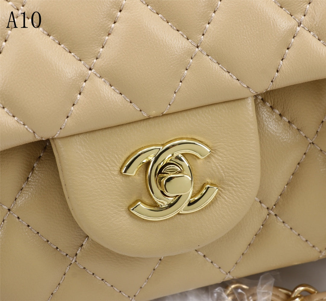 C h a n e l cream 25cm