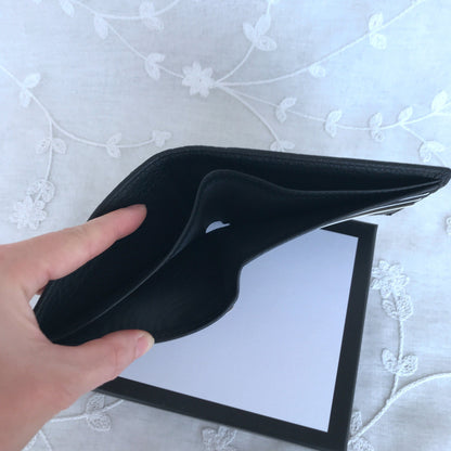 Classic fashion wallet