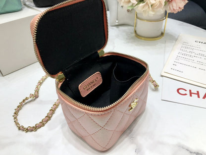 C h a n e l compact 12*10*7