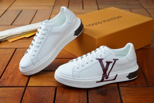 L V - T E E - L O G O - S N E A K E R S