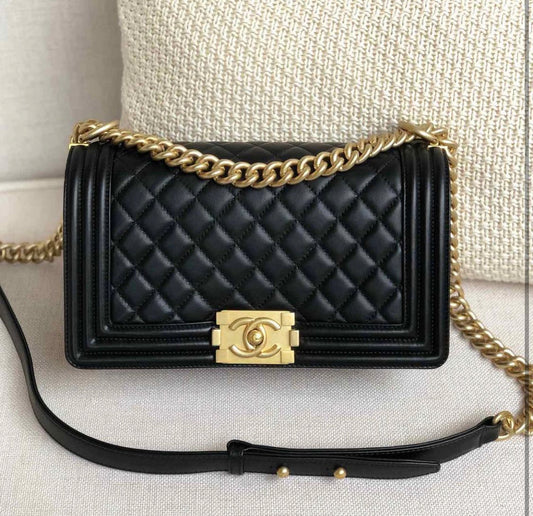 C h a n e l boy black/gold