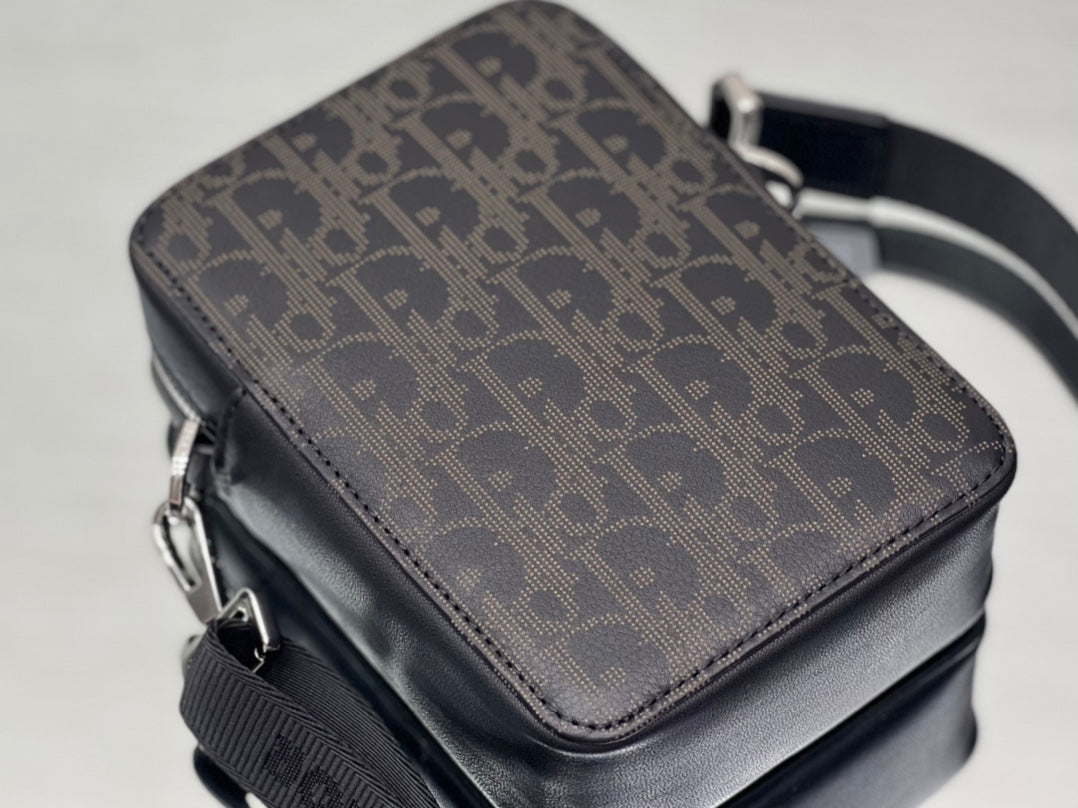 D i o r dio 12 x 17 x 4.5