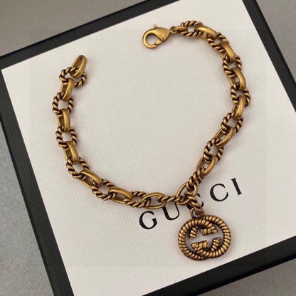 G u c c I bracelet