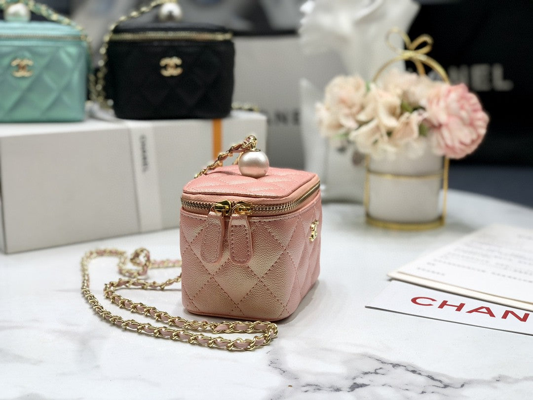 C h a n e l compact 12*10*7