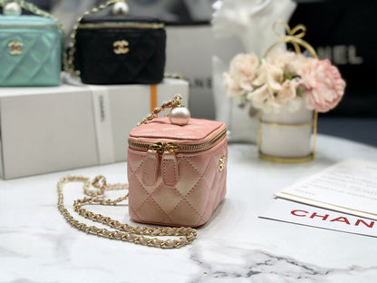 C h a n e l compact 12*10*7