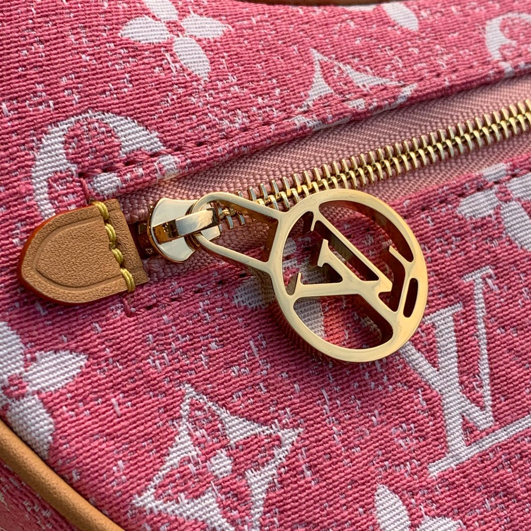 L v loop pink 24.0 x 22.0 x 6.0 cm。