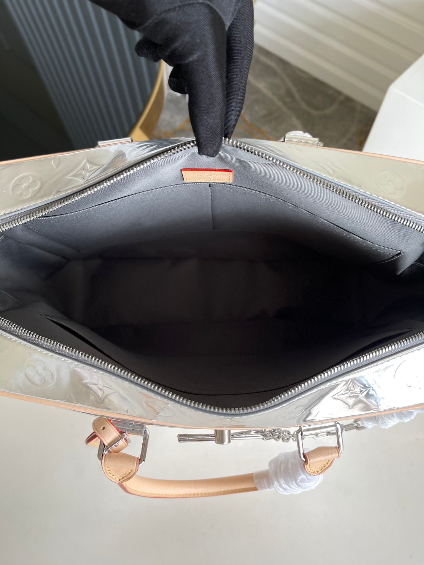 L v new Neo Porte Documents Voyage 40 x 31.5 x 10 cm