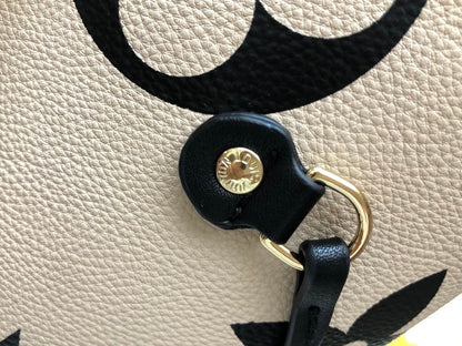 Lv Size:32×29×17cm