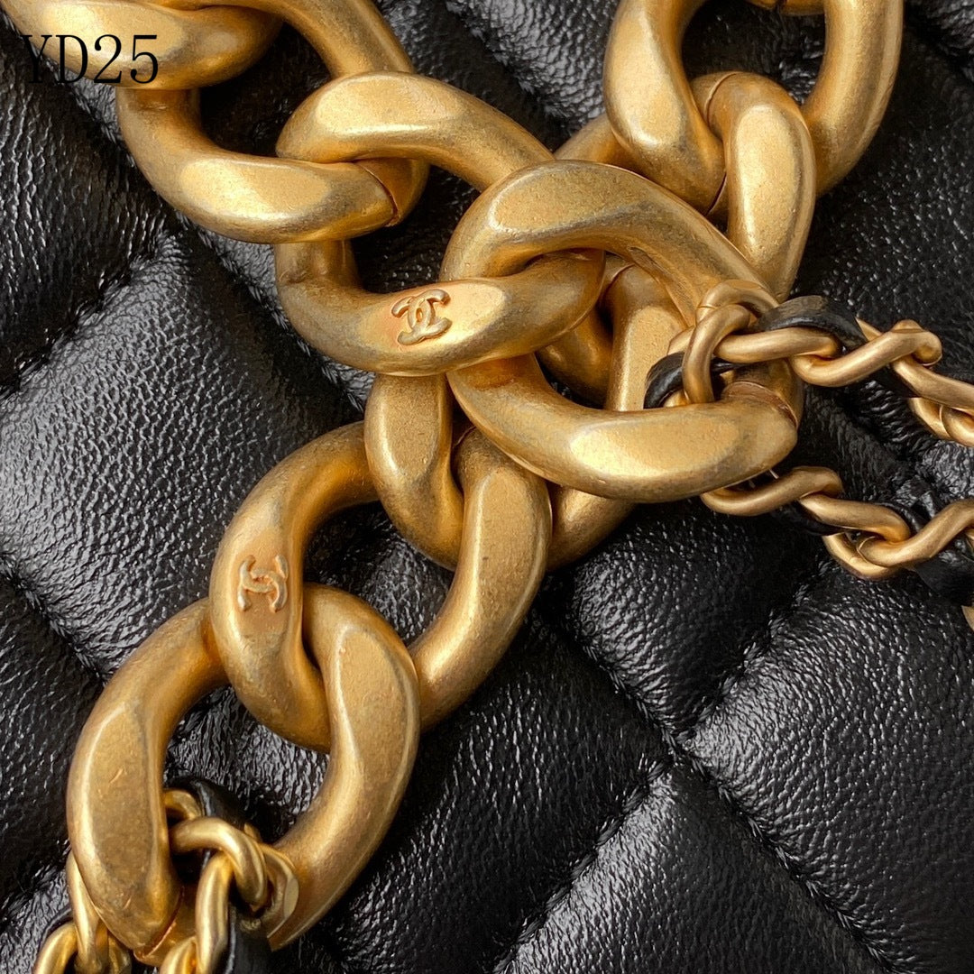 C h a n e l black 16cm