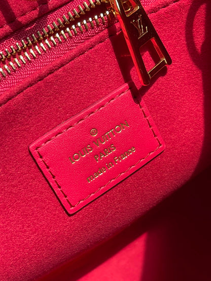 L v red tote 25x19x11.5cm