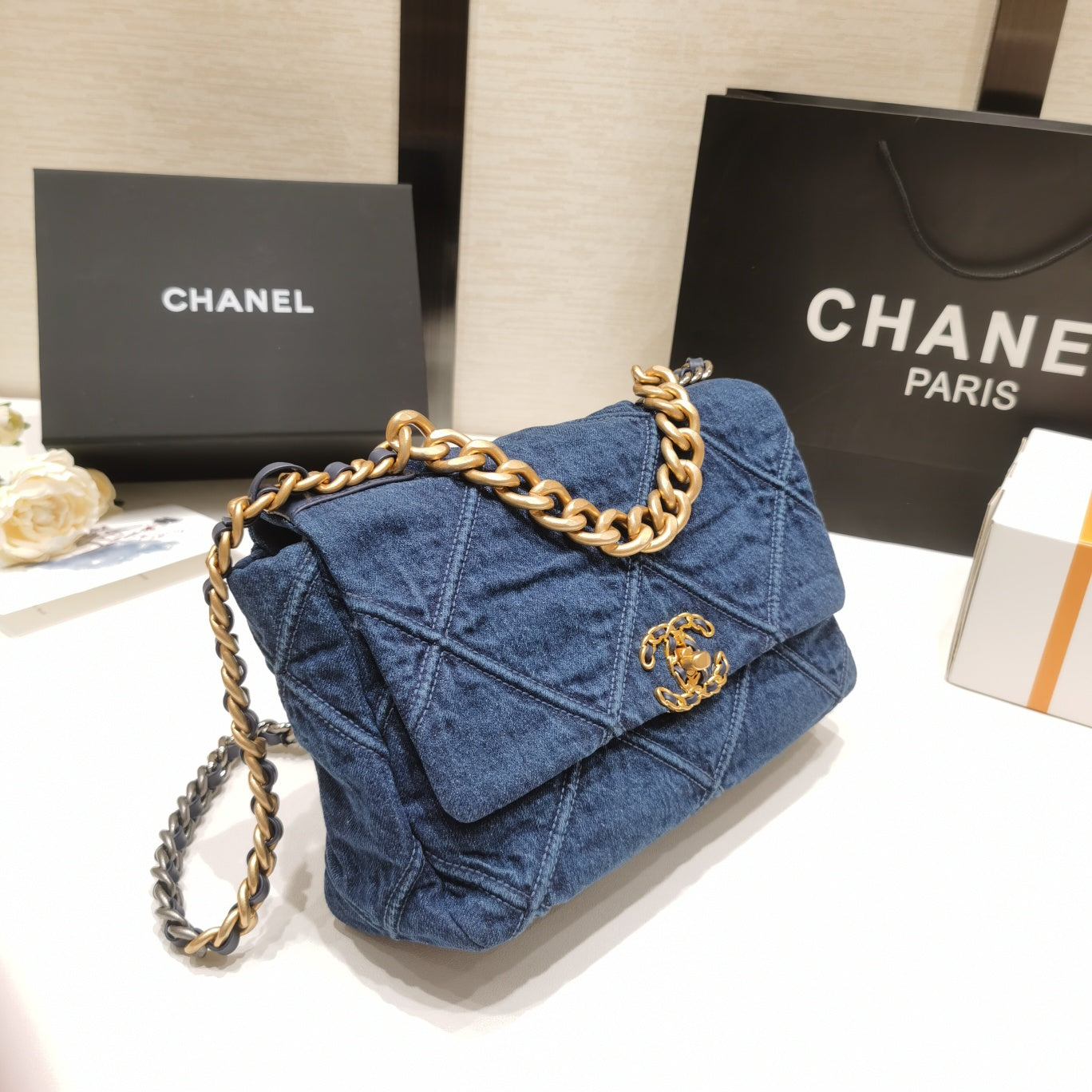C h a n e l denim 20  30 10(cm)