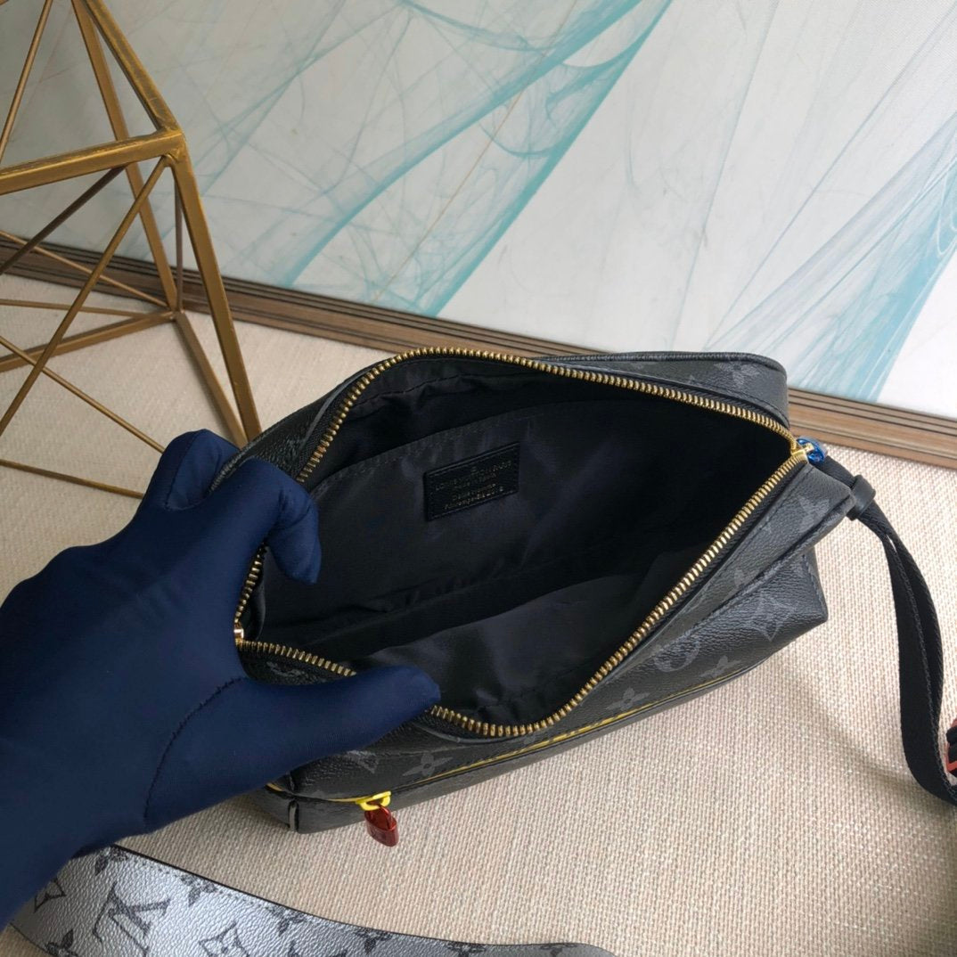 Lv pouch 25×17×5cm