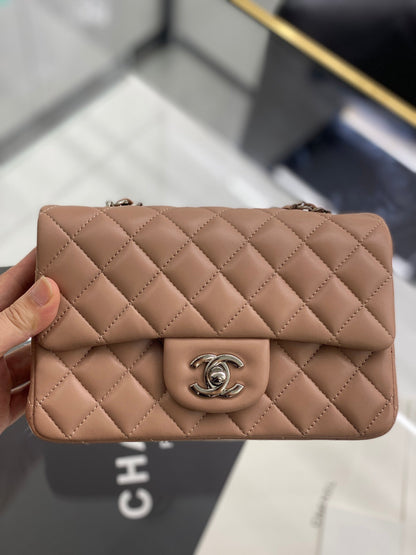 C h a n e l brown 22cm