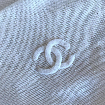 modern stylish b/w scarf