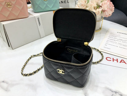 C h a n e l compact 12*10*7