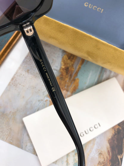 Women sun galsses sunnies