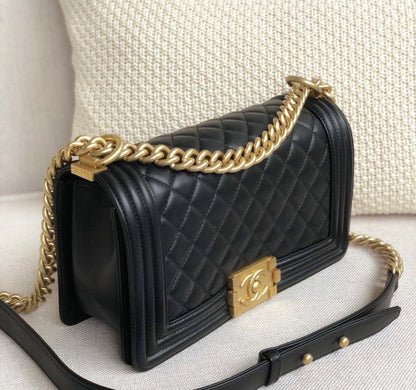 C h a n e l boy black/gold