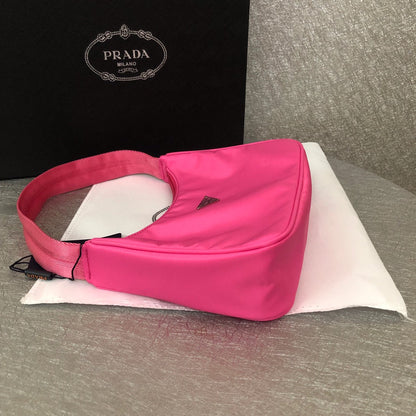 P r a d a nylo pink
