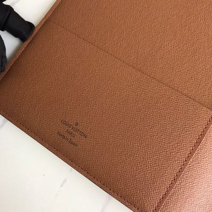 2021 Lv book folio