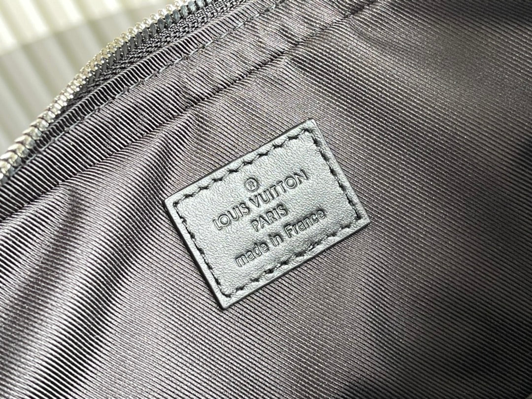 Lv eclipse 25.0 x 18.5 x 7.0