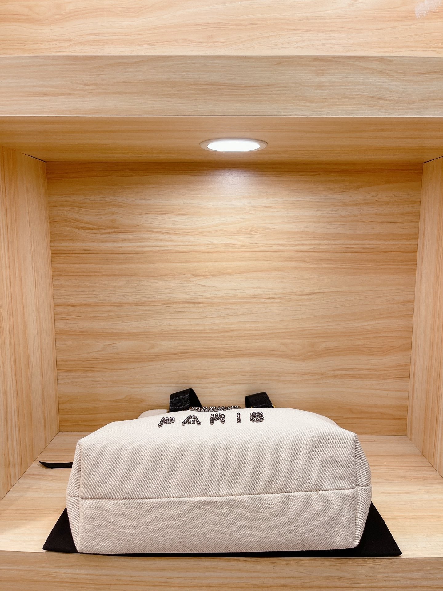 C h a n e l tote Size:35*36