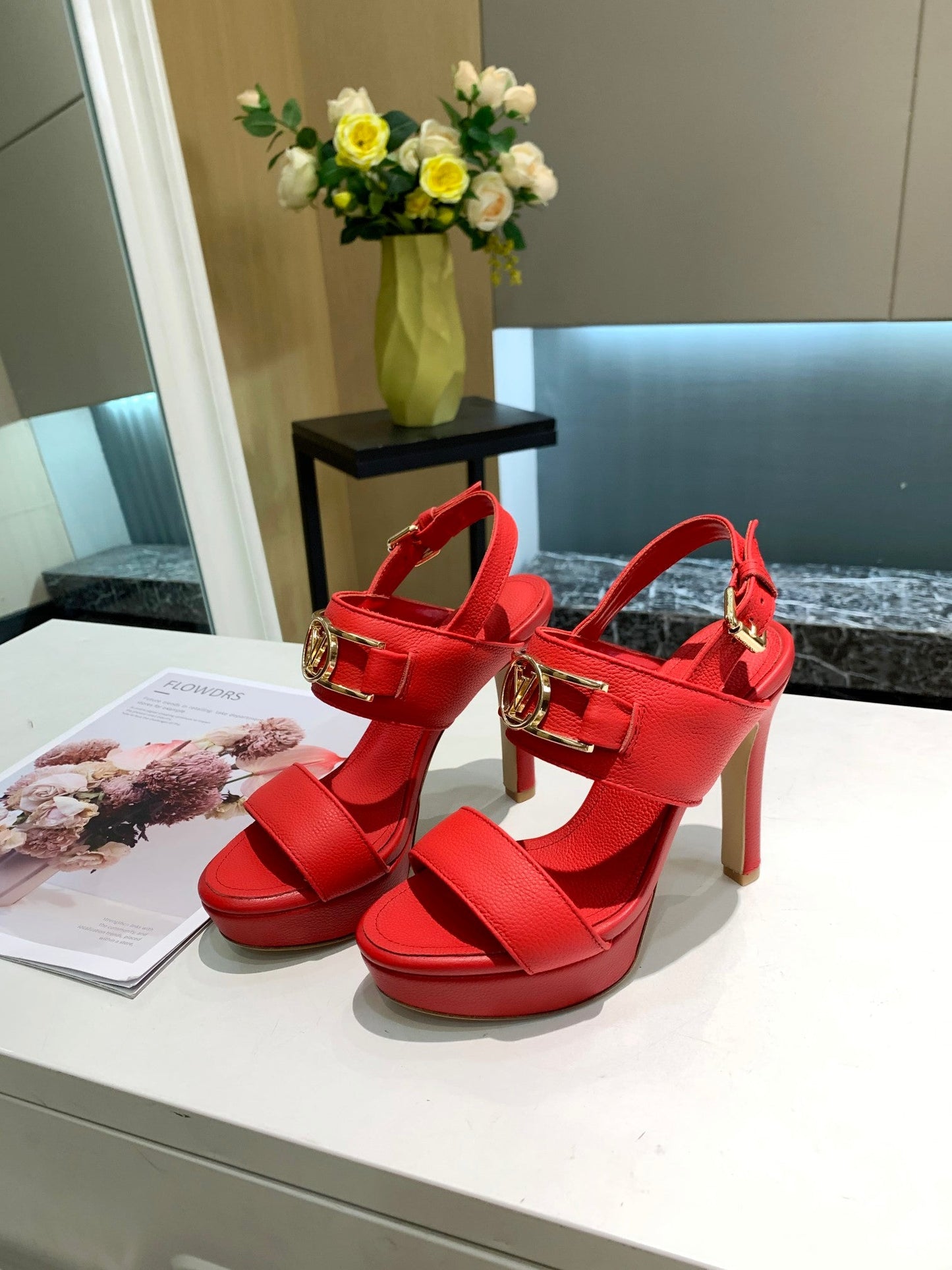 L v 10.5 heels 35-41