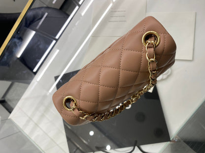 C h a n e l brown 18cm