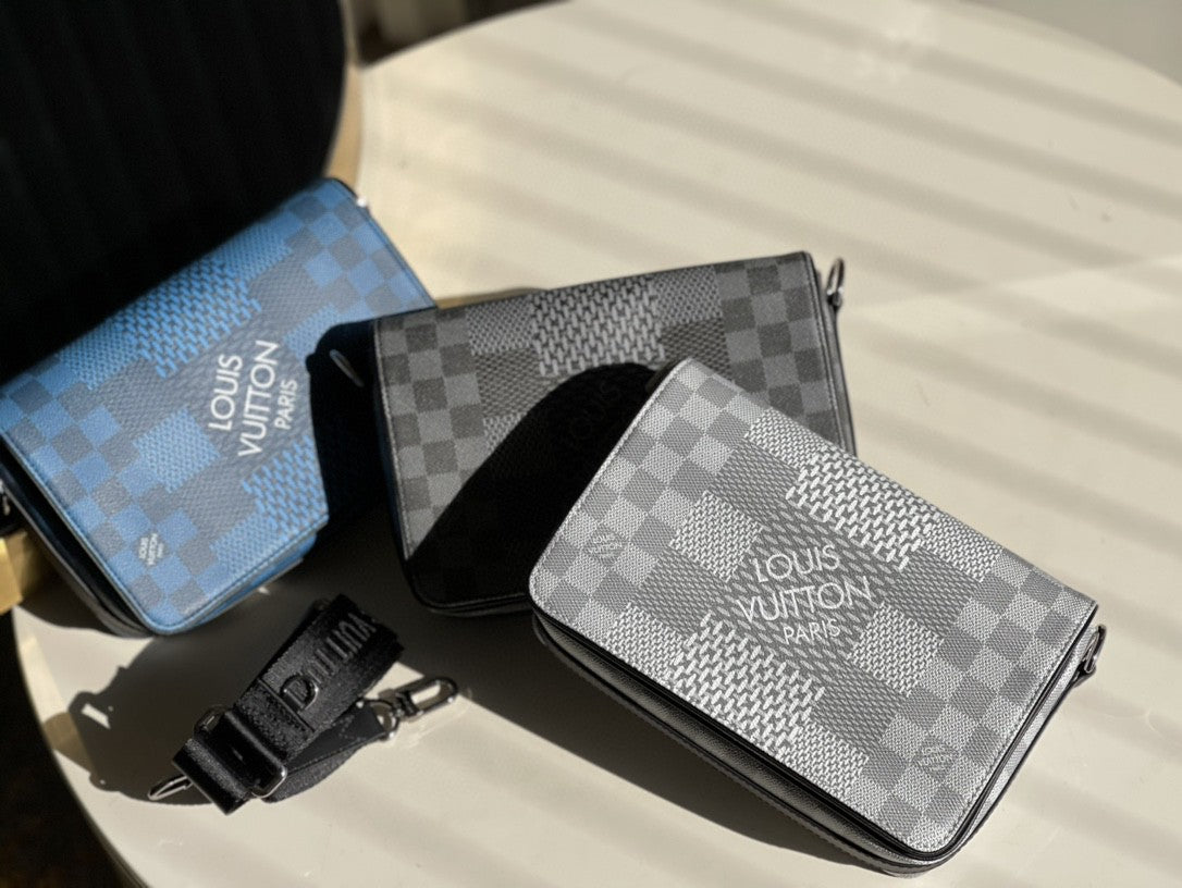 Lv pouch 23.5*14*5CM