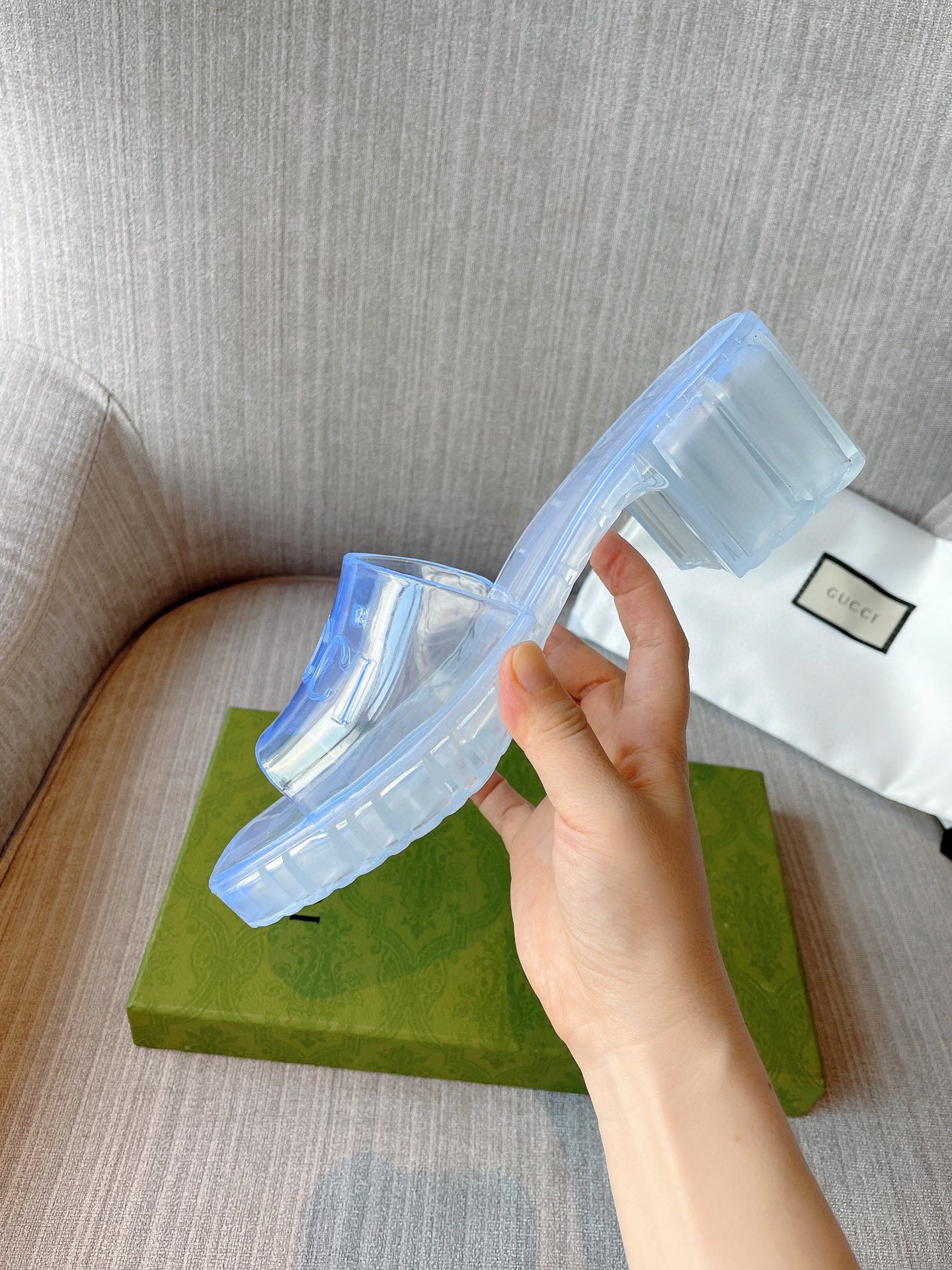 G u c c i new 2021 slides