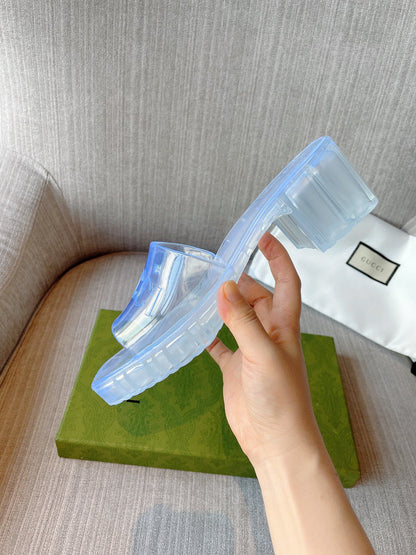 G u c c i new 2021 slides