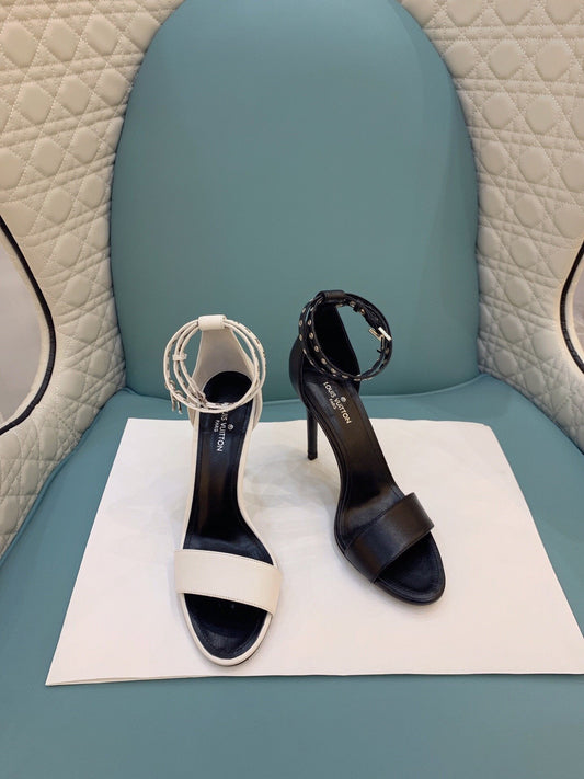 Lv b/w heels