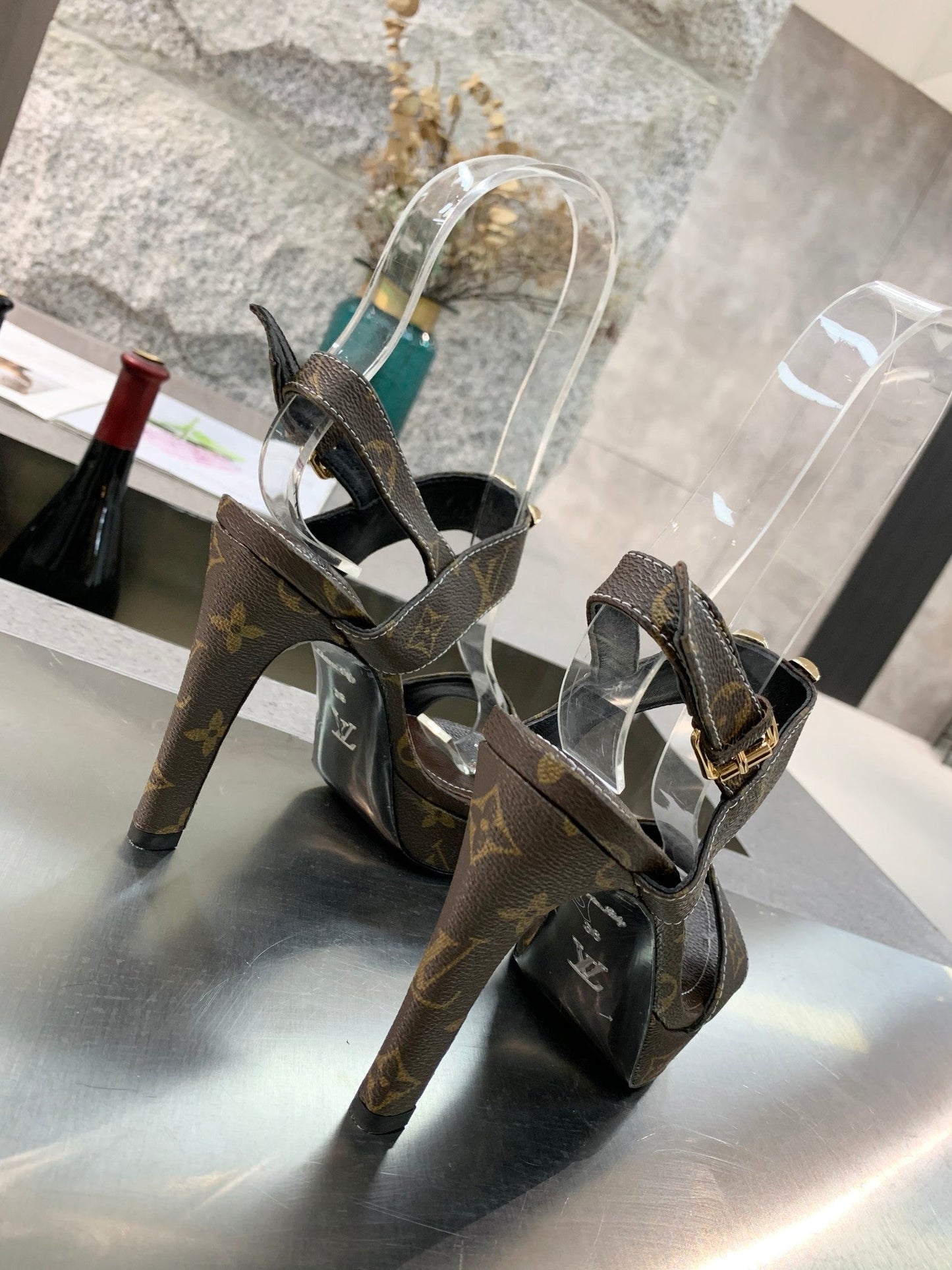 L v 10.5 cm heel 34-42