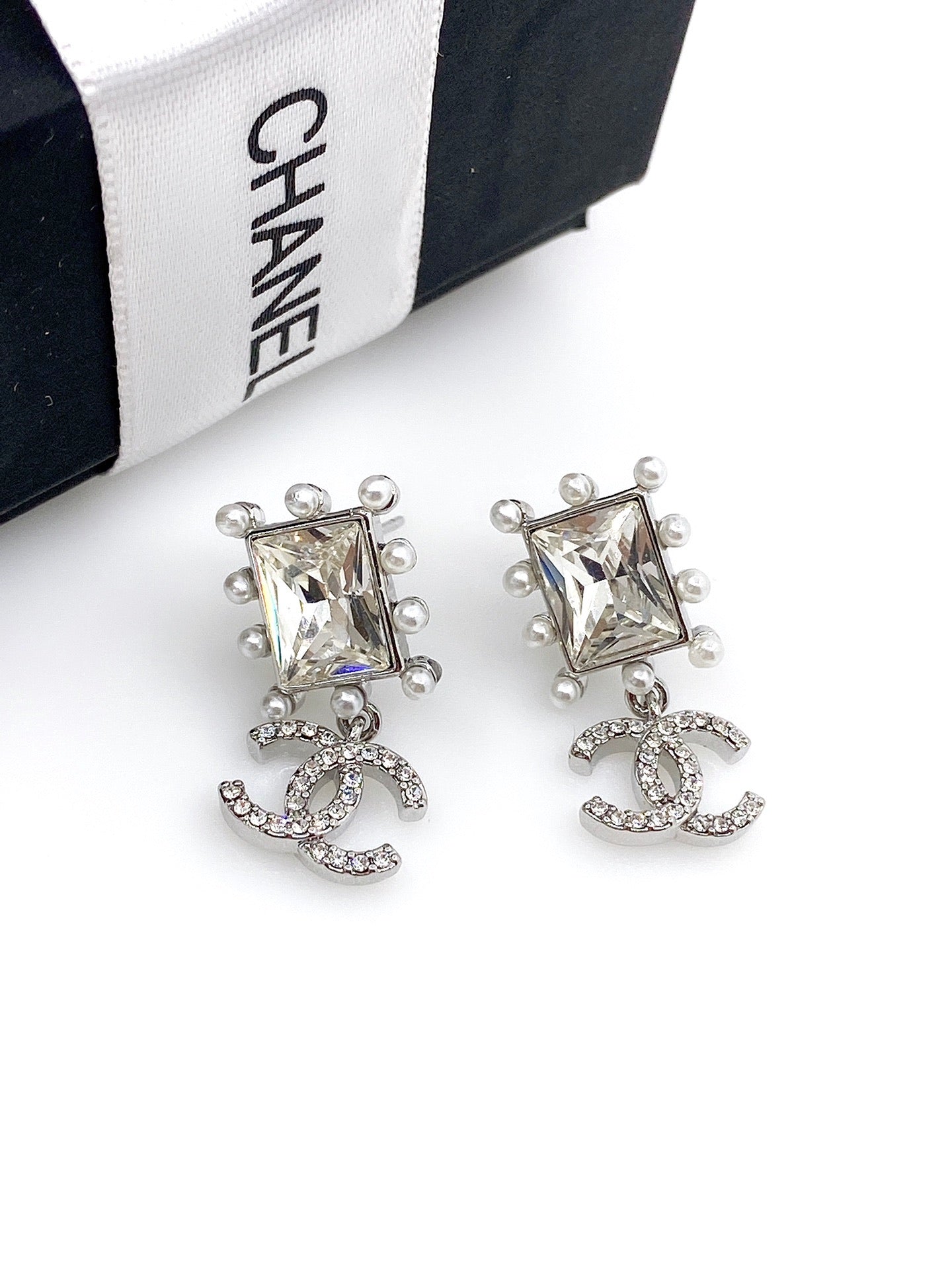 Grand luxury earrings