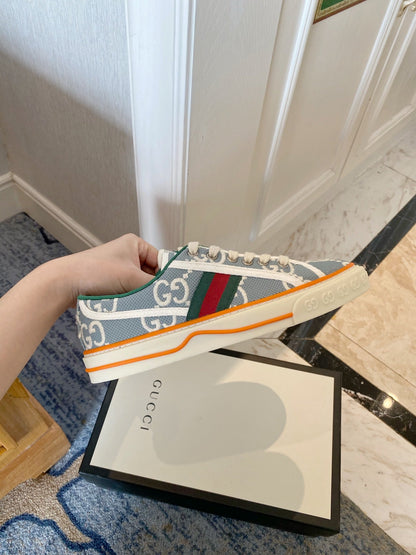 G U c c I tennis sneakers