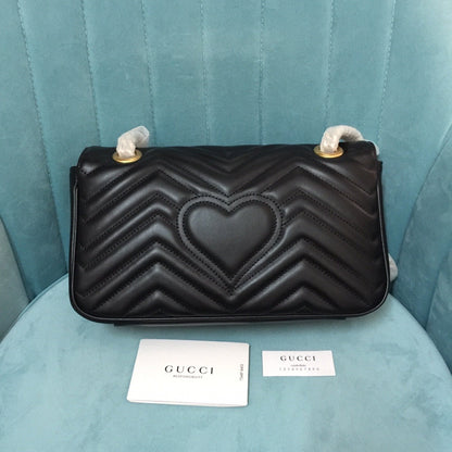 black classic fashion handbag