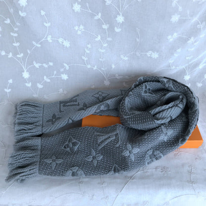 Lv gray scarf