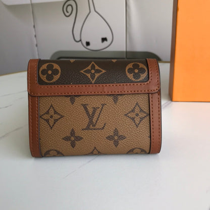 L v wallet Size:12*9.5*3.5 cm
